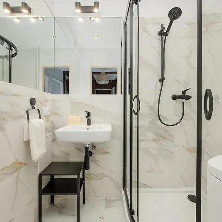 Komfortowy Z 2 Sypialniami By Renters * فروتسواف